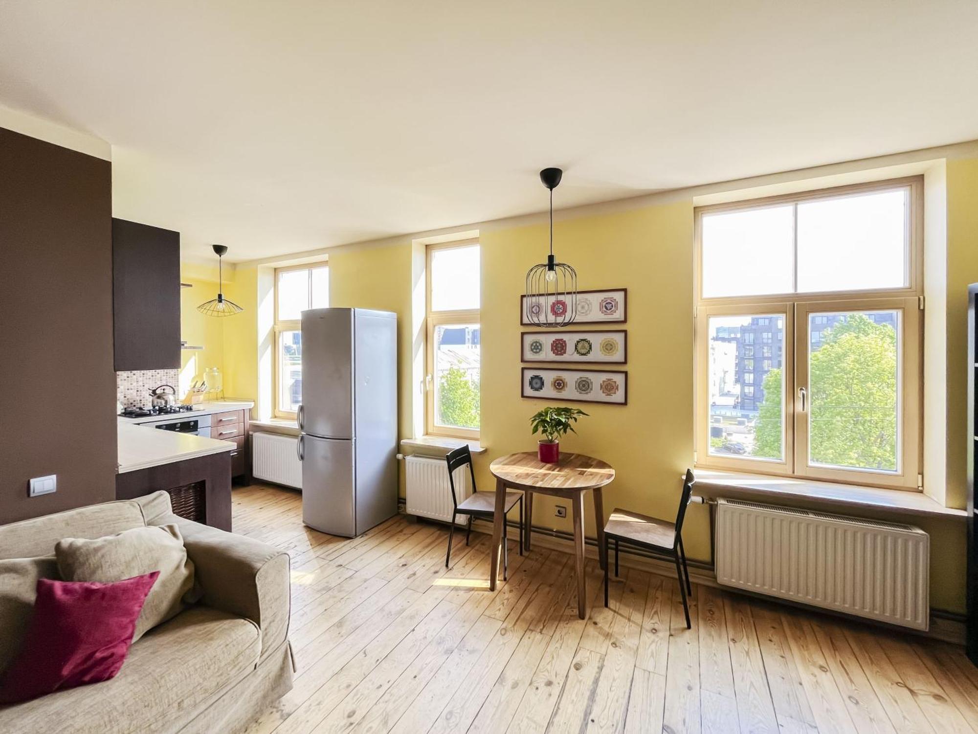 Sunny And Cozy 3room Flat, Free Parking, Free Wifi, Self Check In Apartment Riga